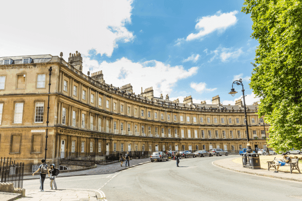 2 Hour Historic Walking Tour in Bath with An App