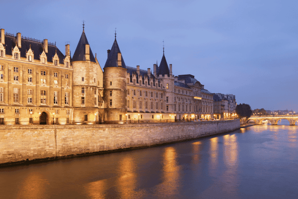 Iconic Paris Walk: A Self-Guided Tour — image 3